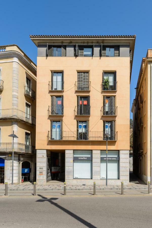 Apg Placa Catalunya Girona Exteriör bild