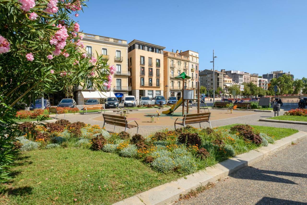 Apg Placa Catalunya Girona Exteriör bild